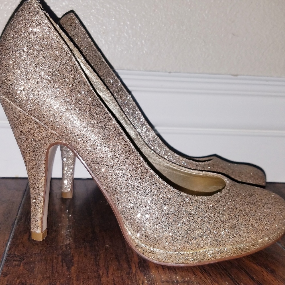 Gold Sparkly Pumps sz 6